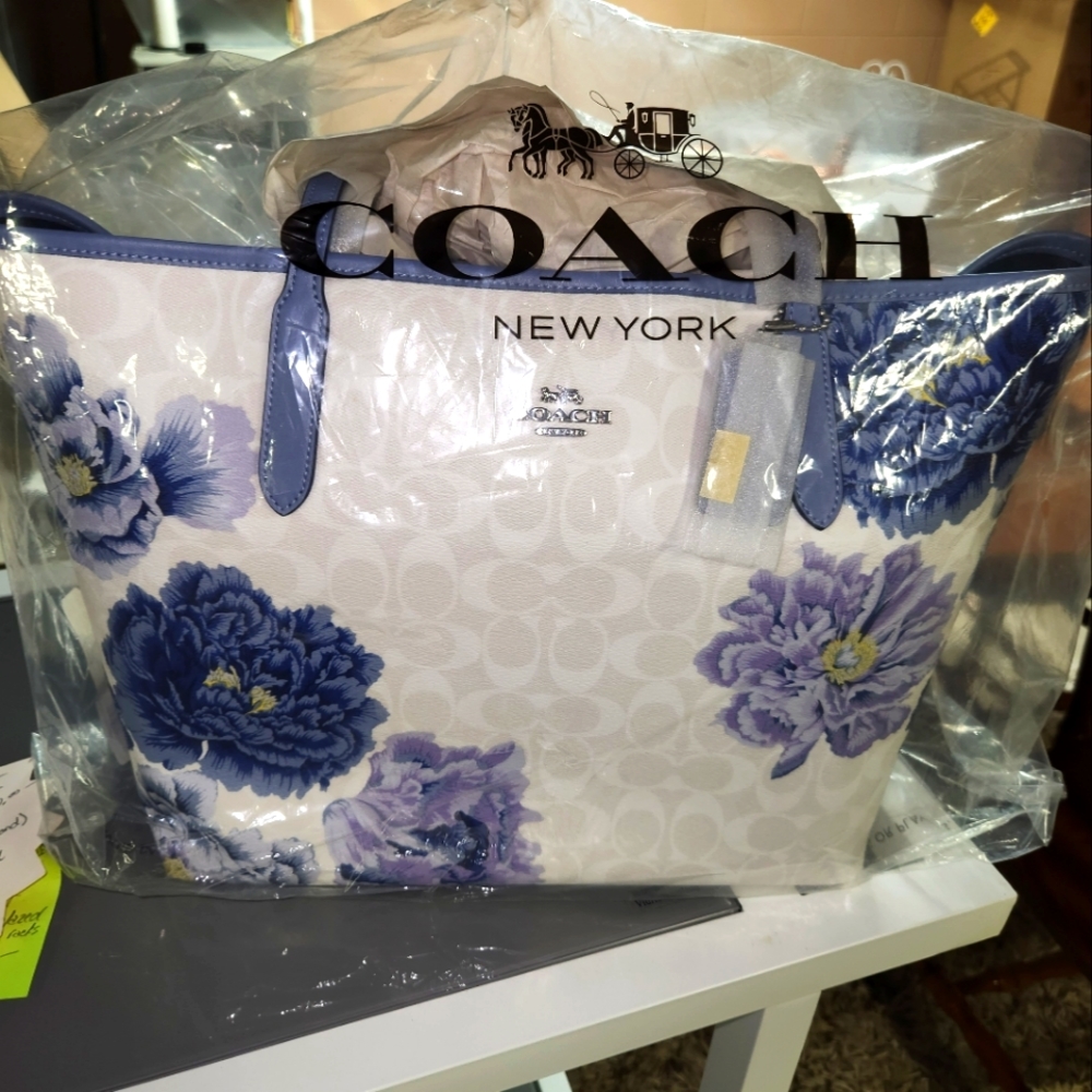 Authentic coach purple kaffe tote